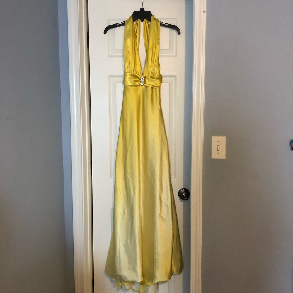 Yellow prom/formal dress